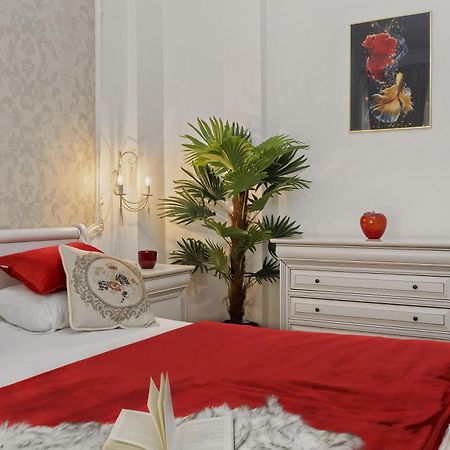 Sweet Luxury Three Rooms Apartment City Center Universitate Bucarest Extérieur photo