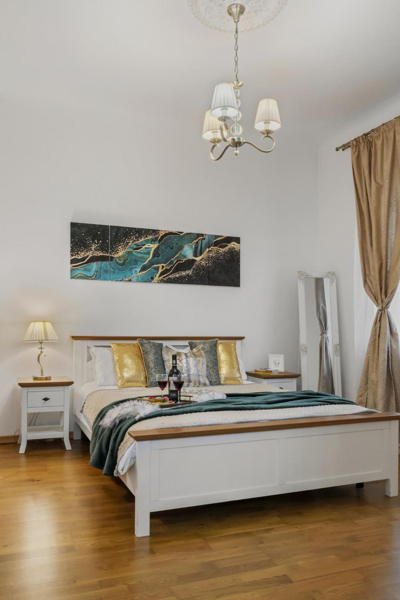 Sweet Luxury Three Rooms Apartment City Center Universitate Bucarest Extérieur photo