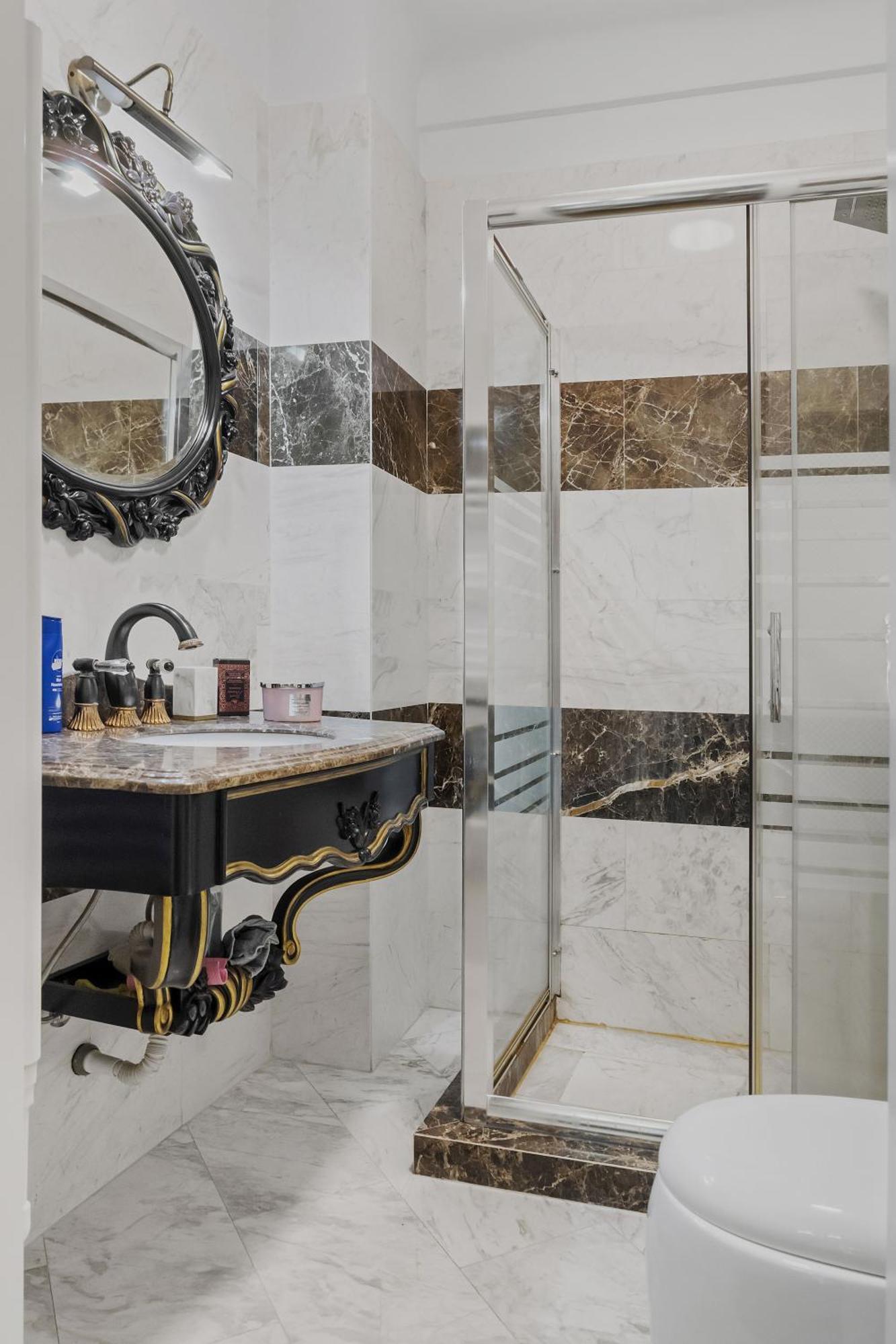 Sweet Luxury Three Rooms Apartment City Center Universitate Bucarest Extérieur photo