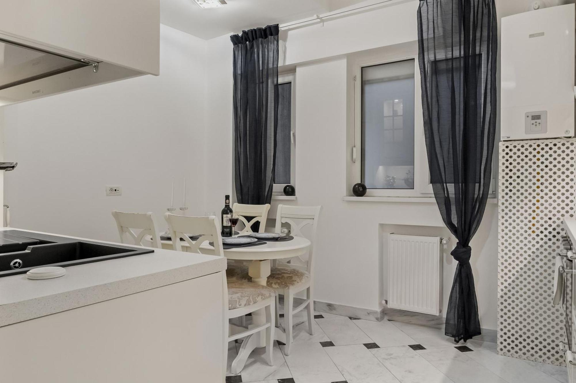 Sweet Luxury Three Rooms Apartment City Center Universitate Bucarest Extérieur photo
