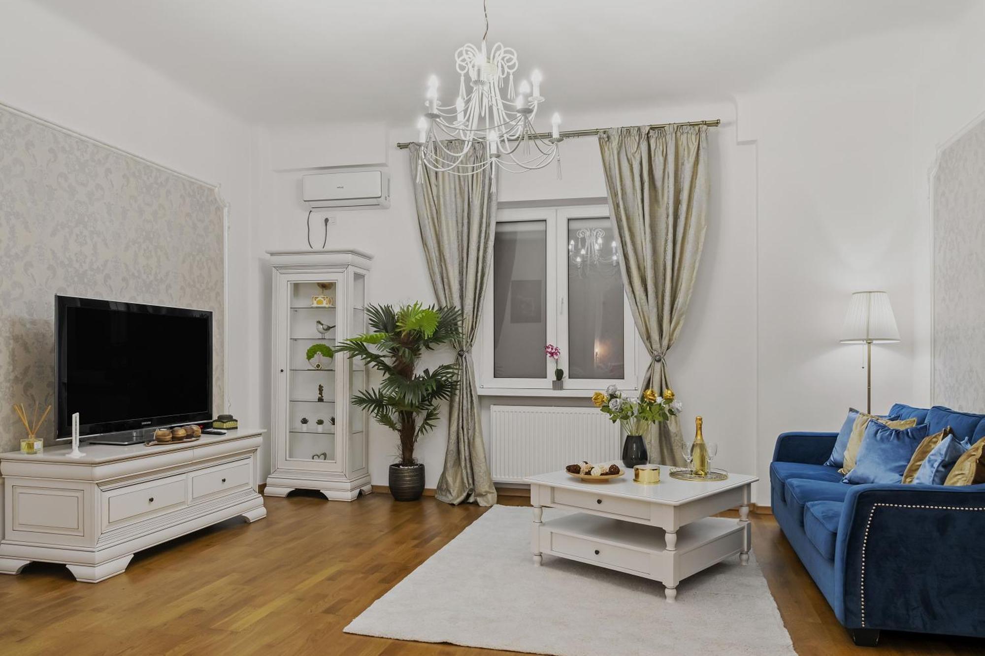 Sweet Luxury Three Rooms Apartment City Center Universitate Bucarest Extérieur photo