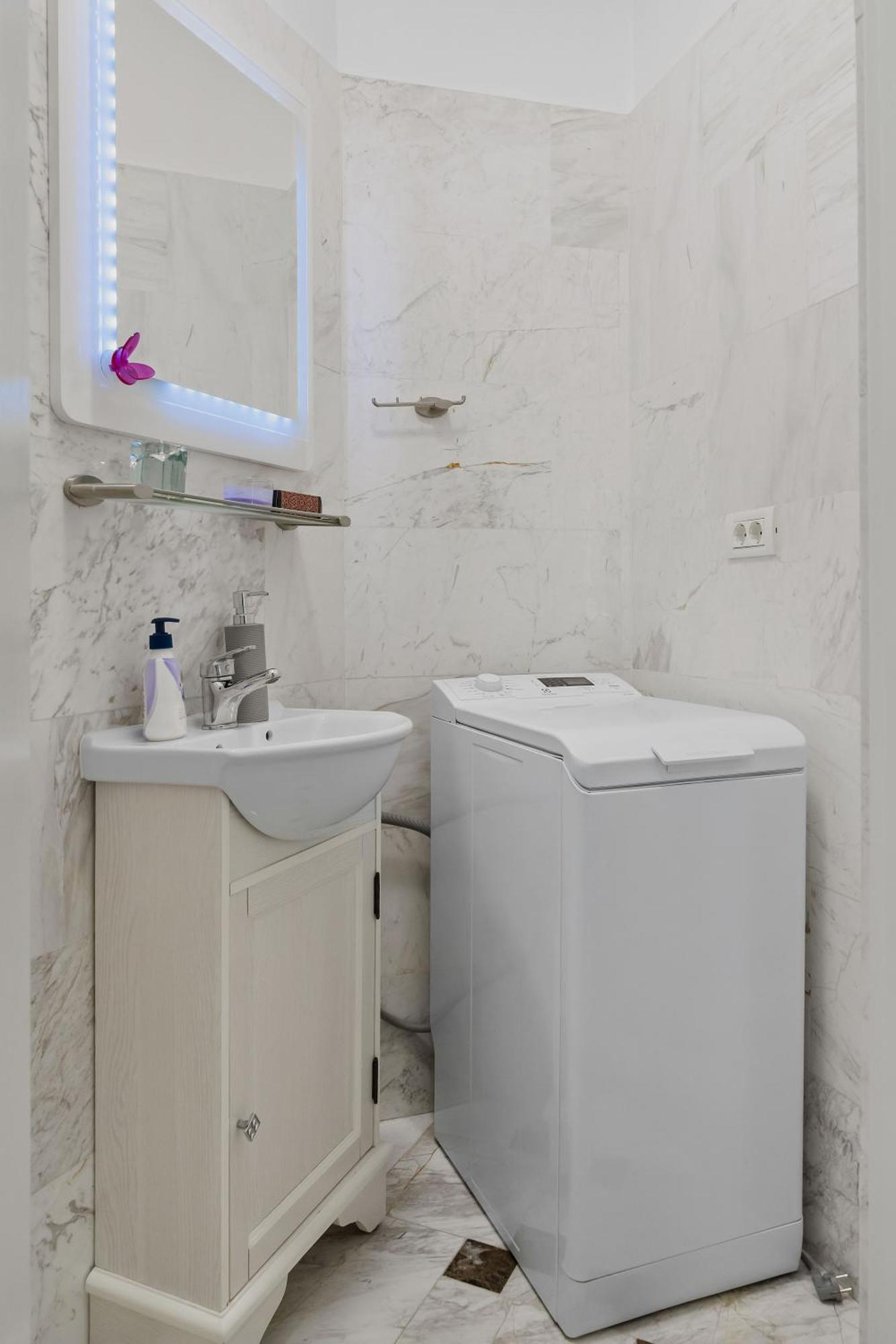 Sweet Luxury Three Rooms Apartment City Center Universitate Bucarest Extérieur photo