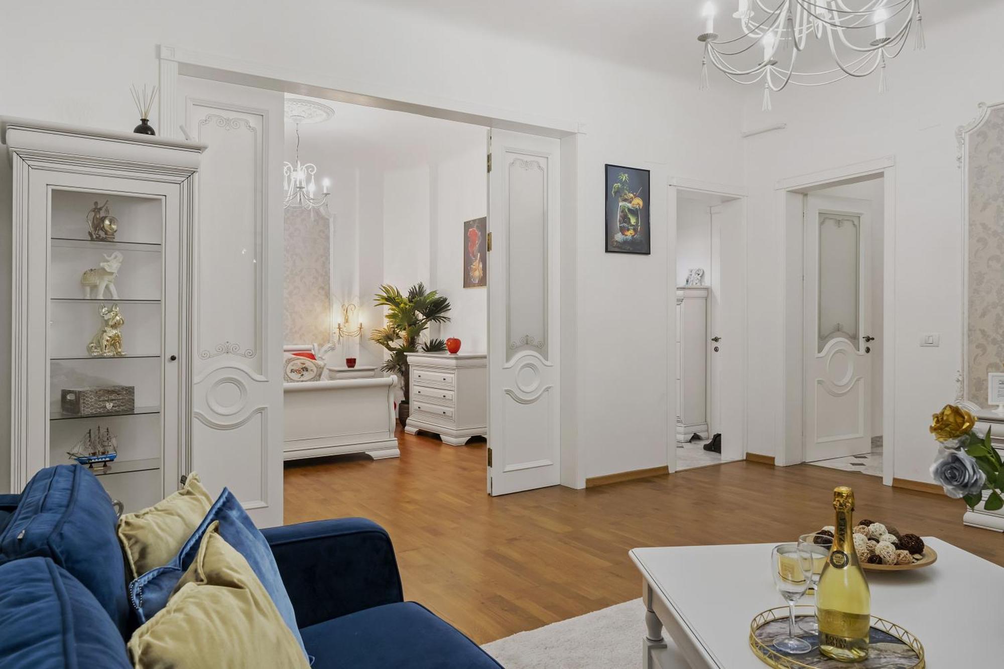 Sweet Luxury Three Rooms Apartment City Center Universitate Bucarest Extérieur photo