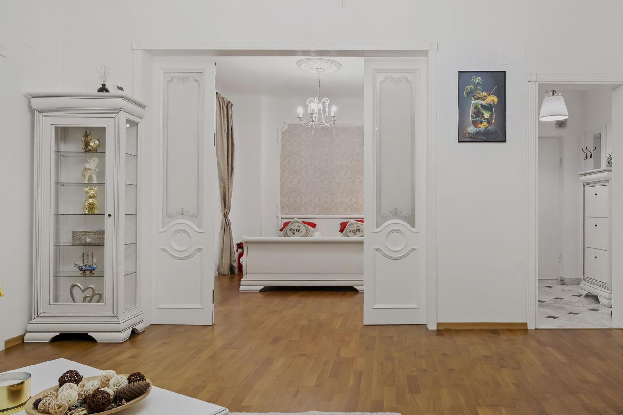 Sweet Luxury Three Rooms Apartment City Center Universitate Bucarest Extérieur photo