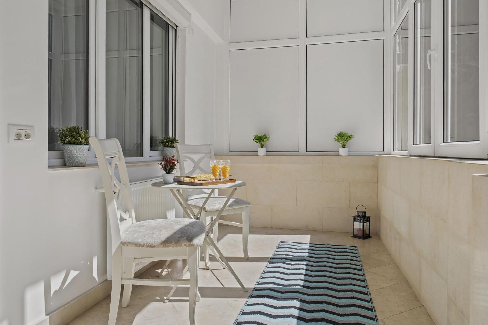 Sweet Luxury Three Rooms Apartment City Center Universitate Bucarest Extérieur photo